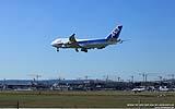 037 Boeing 747-400 der ANA im Landeanflug.jpg