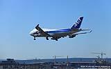 038 Boeing 747-400 der ANA im Landeanflug.jpg