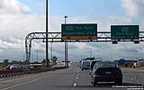 030 Autobahnschild Nigara Falls USA.jpg