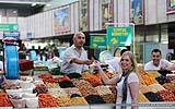 029 Verkäufer auf dem Zentralmarkt.jpg